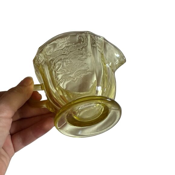 Madrid Federal Glass Yellow‎ Depression 3-1/4" Footed Creamer Vintage 1930's - Picture 13 of 13